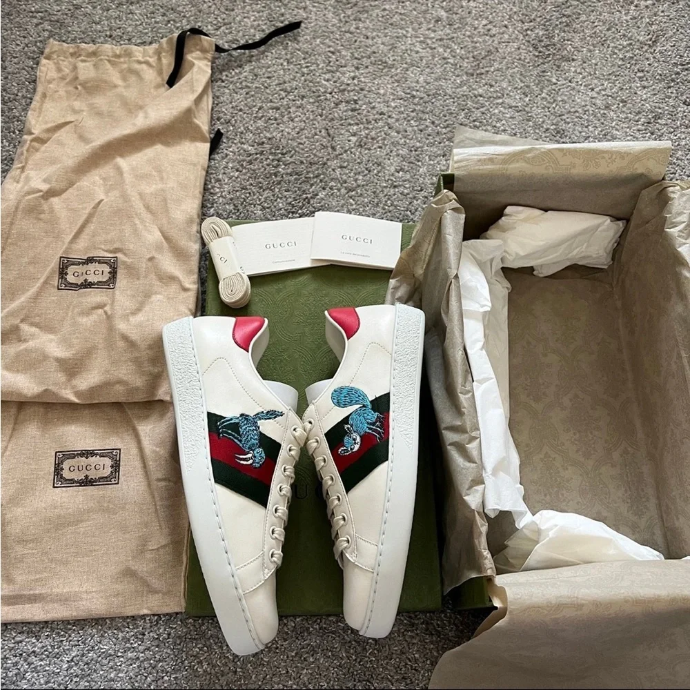 Gucci Men's White Leather Sneakers with Blue Bee Embroidery